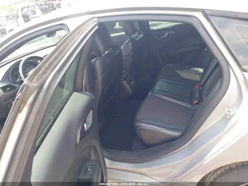 2015 CHRYSLER 200 S