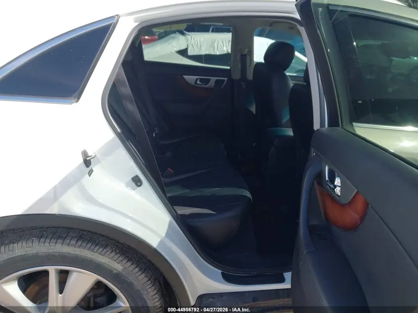 2014 INFINITI QX70  