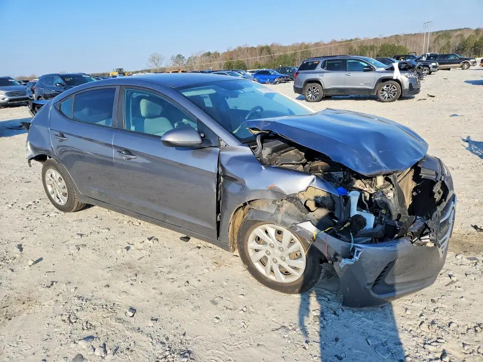 2018 HYUNDAI ELANTRA SE  