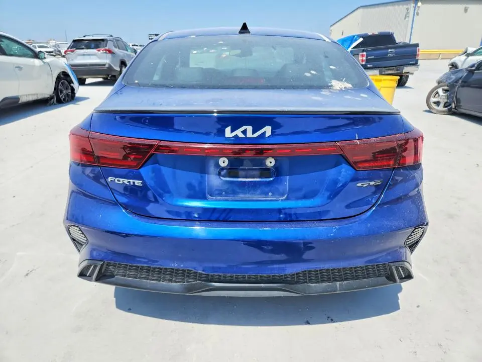 2024 KIA FORTE GT LINE  
