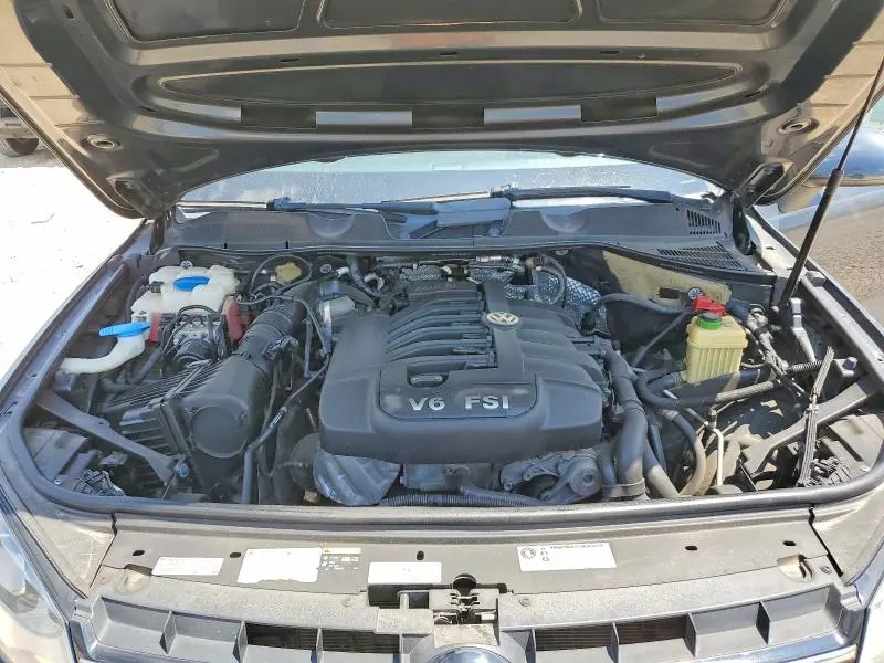 2014 VOLKSWAGEN TOUAREG V6  