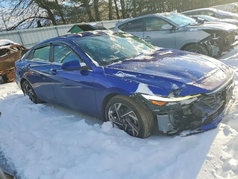 2024 HYUNDAI ELANTRA SEL  