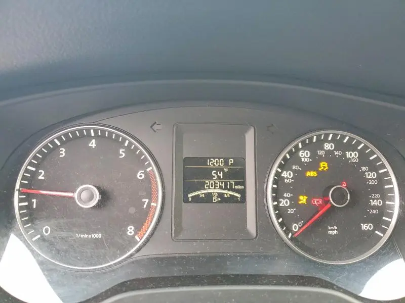 2013 VOLKSWAGEN JETTA SE  