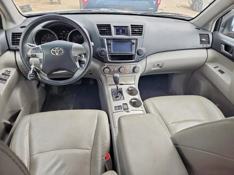 2013 TOYOTA HIGHLANDER PLUS  