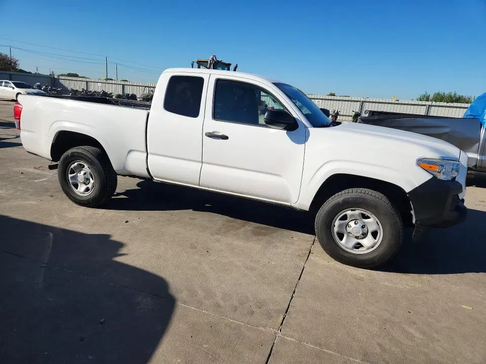 2019 TOYOTA TACOMA SR  