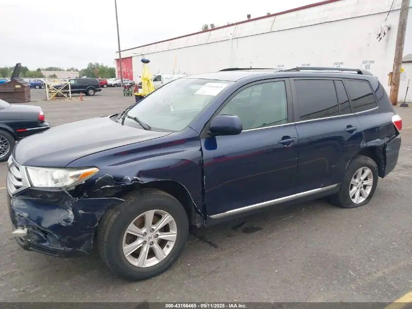 2011 TOYOTA HIGHLANDER BASE V6
