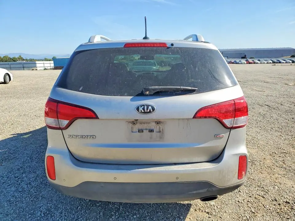 2015 KIA SORENTO LX  