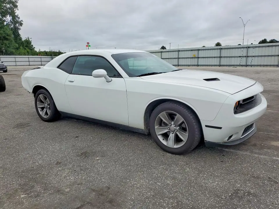 2020 DODGE CHALLENGER SXT  