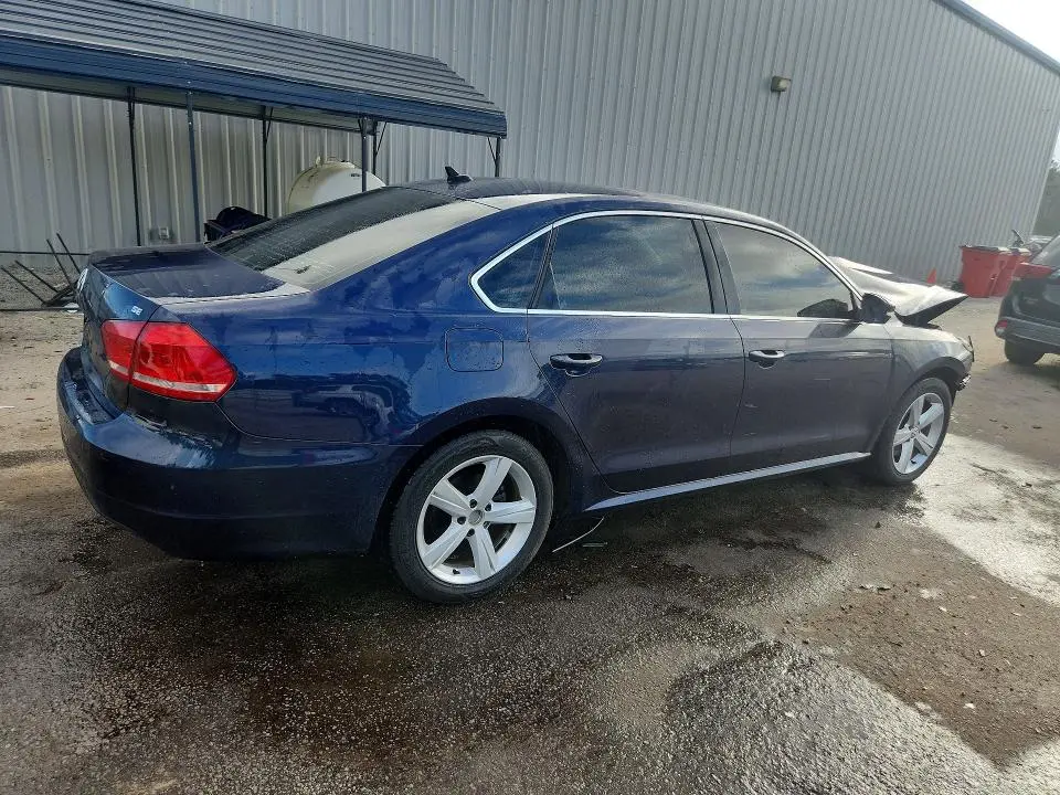 2013 VOLKSWAGEN PASSAT SE  