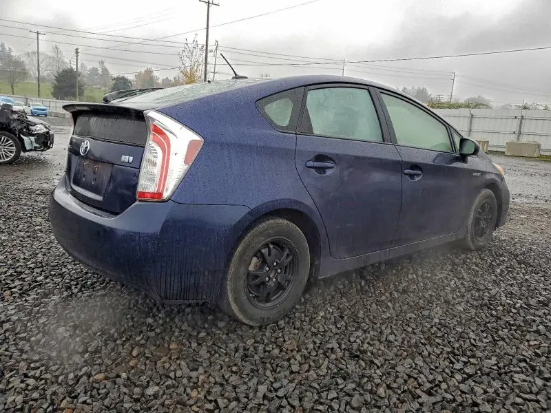 2013 TOYOTA PRIUS   
