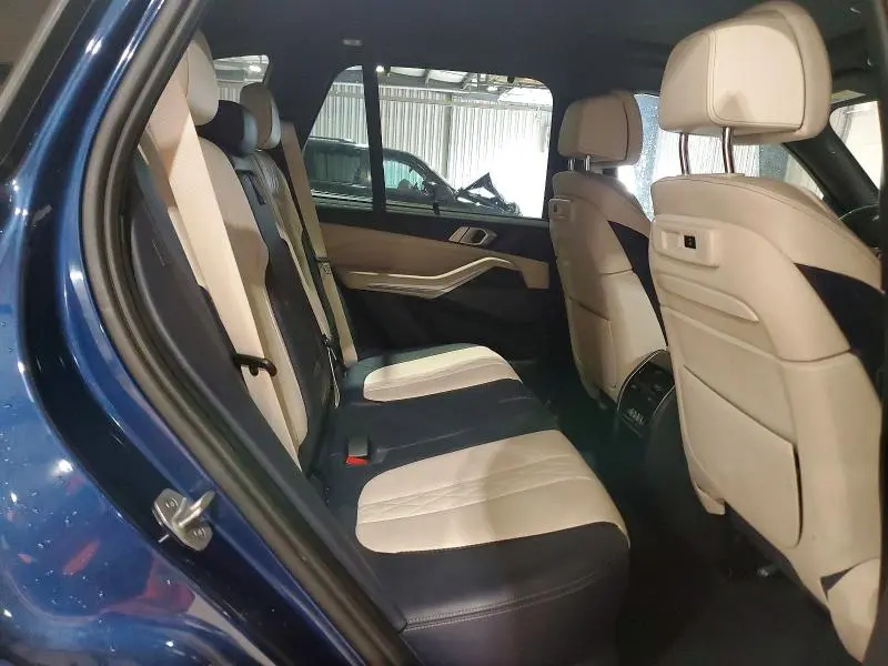 2021 BMW X5   