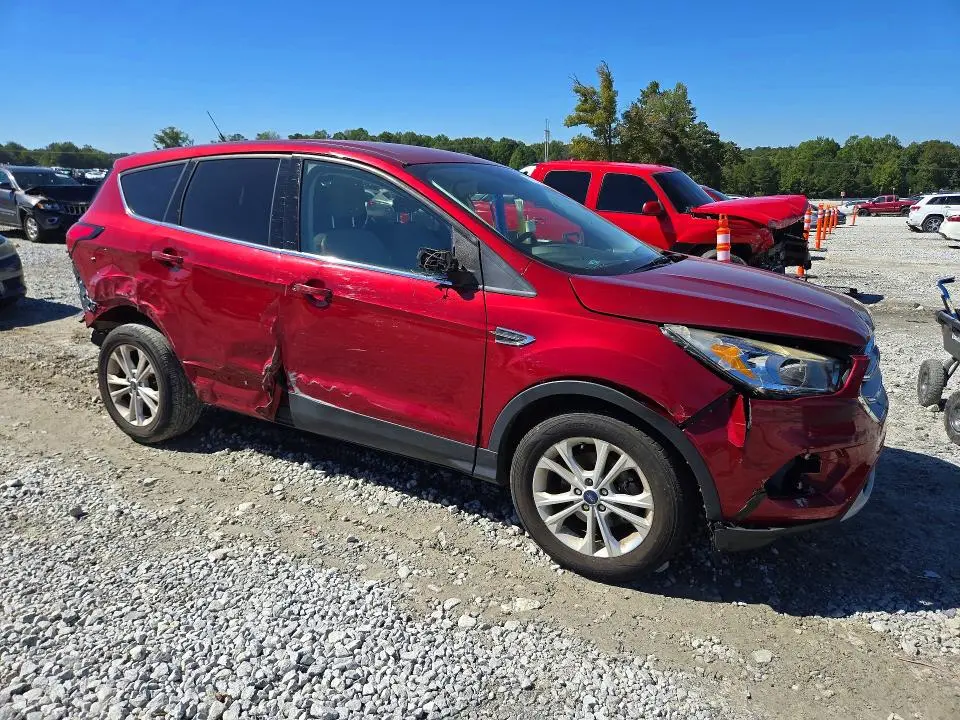 2019 FORD ESCAPE SE  
