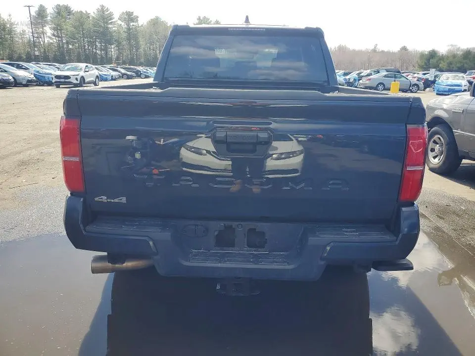 2024 TOYOTA TACOMA SR5  