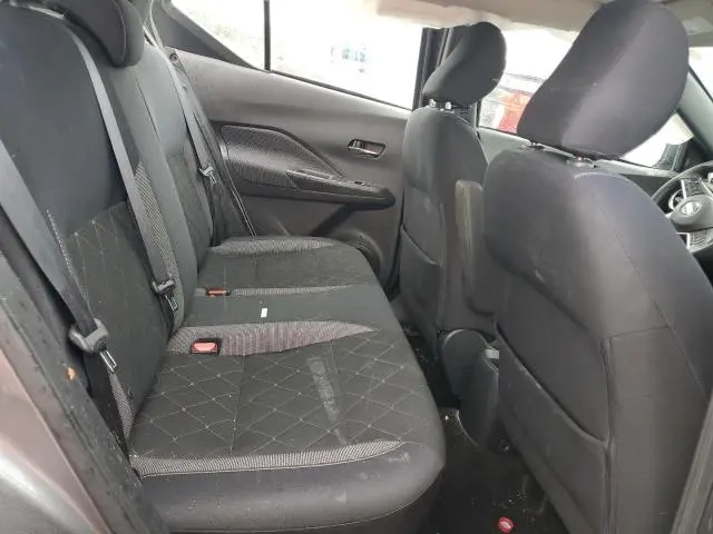 2018 NISSAN KICKS S  