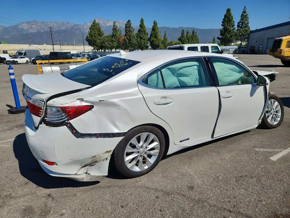 2013 LEXUS ES 300H  