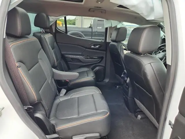 2021 GMC ACADIA AT4  