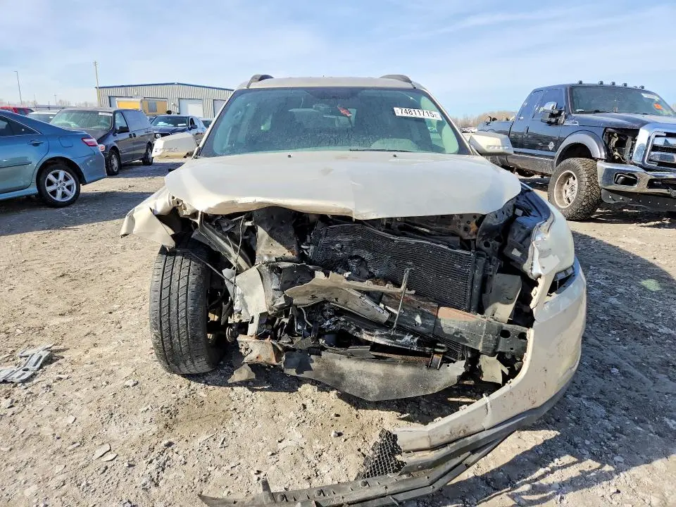 2011 CHEVROLET TRAVERSE LT  