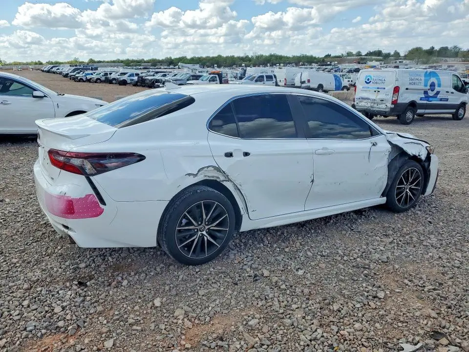 2021 TOYOTA CAMRY SE  