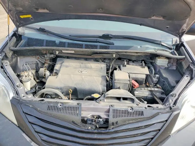 2014 TOYOTA SIENNA L 7-PASSENGER  