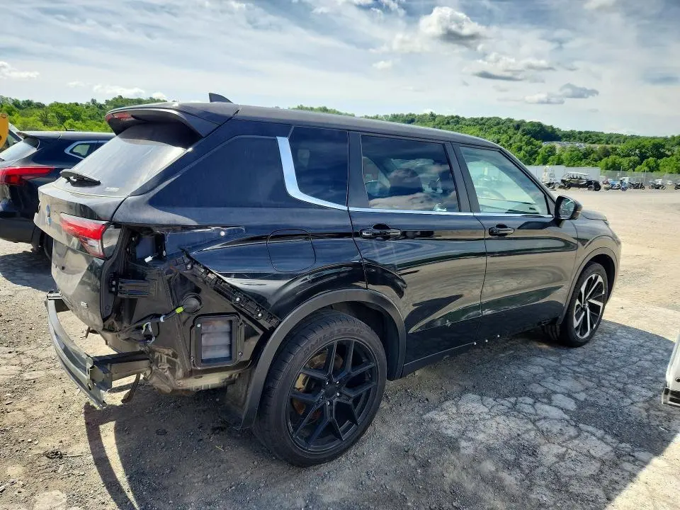 2022 MITSUBISHI OUTLANDER SE  