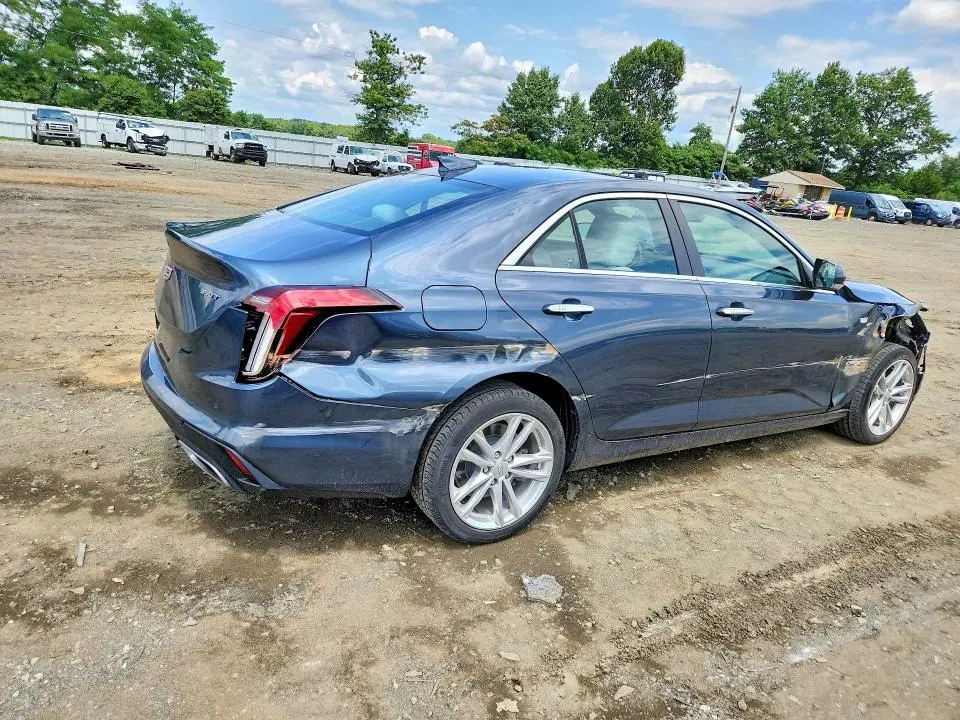 2022 CADILLAC CT4 LUXURY  