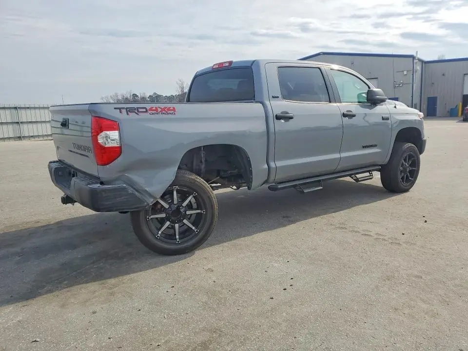 2018 TOYOTA TUNDRA SR5  