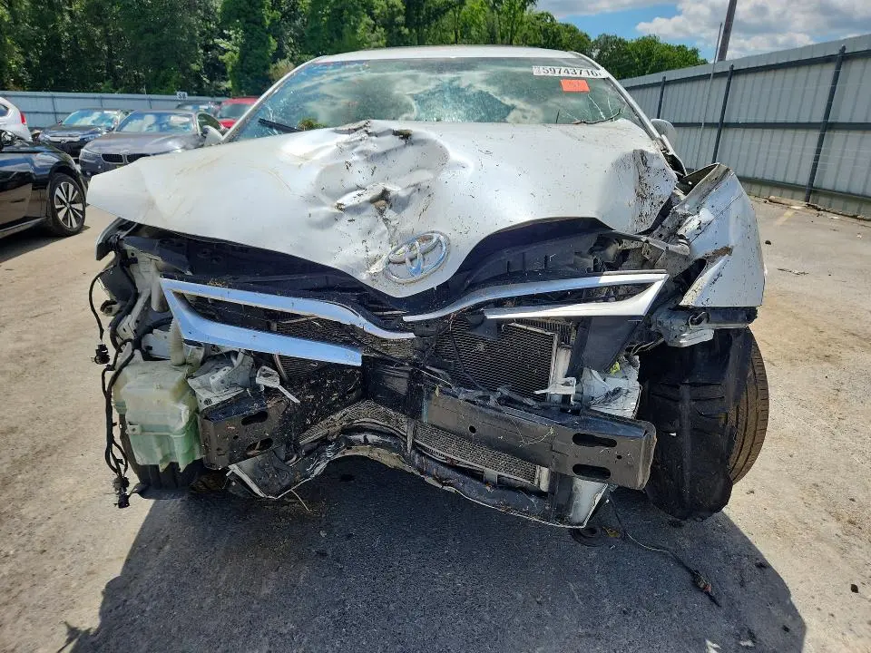 2013 TOYOTA VENZA XLE  