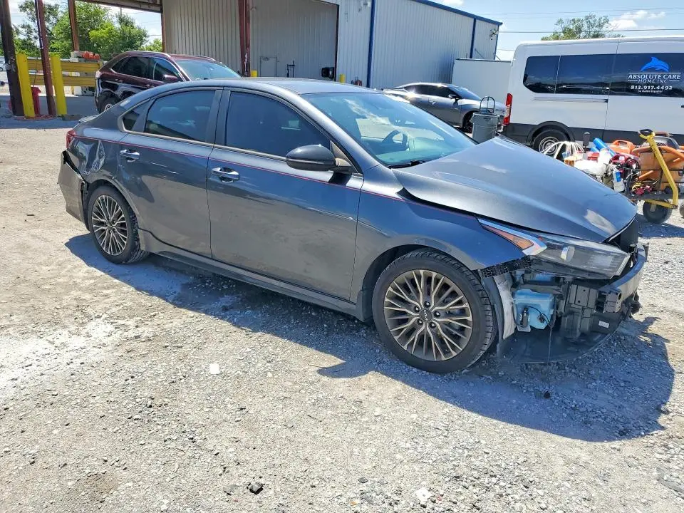 2024 KIA FORTE GT LINE  