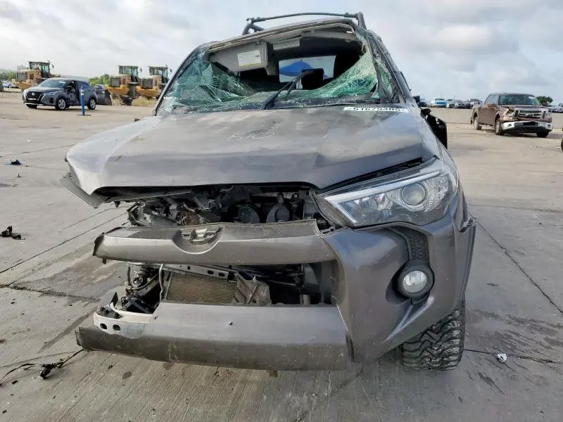 2015 TOYOTA 4RUNNER SR5  