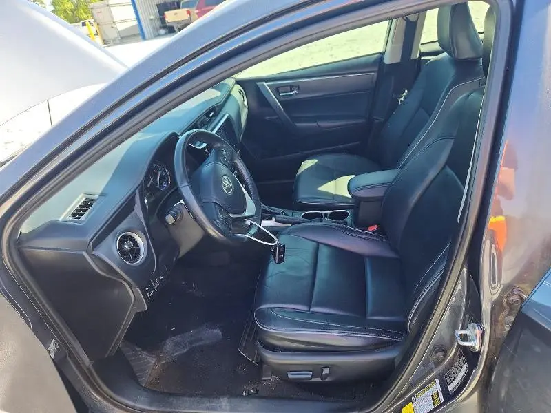 2018 TOYOTA COROLLA XLE  