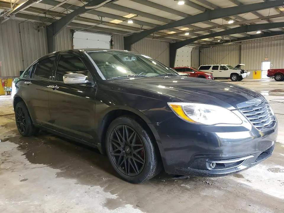 2011 CHRYSLER 200 LIMITED  