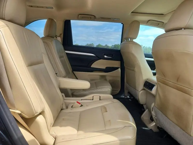 2015 TOYOTA HIGHLANDER XLE  