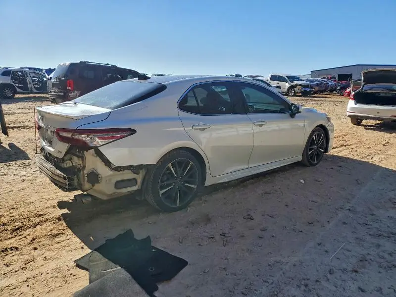 2018 TOYOTA CAMRY XSE  