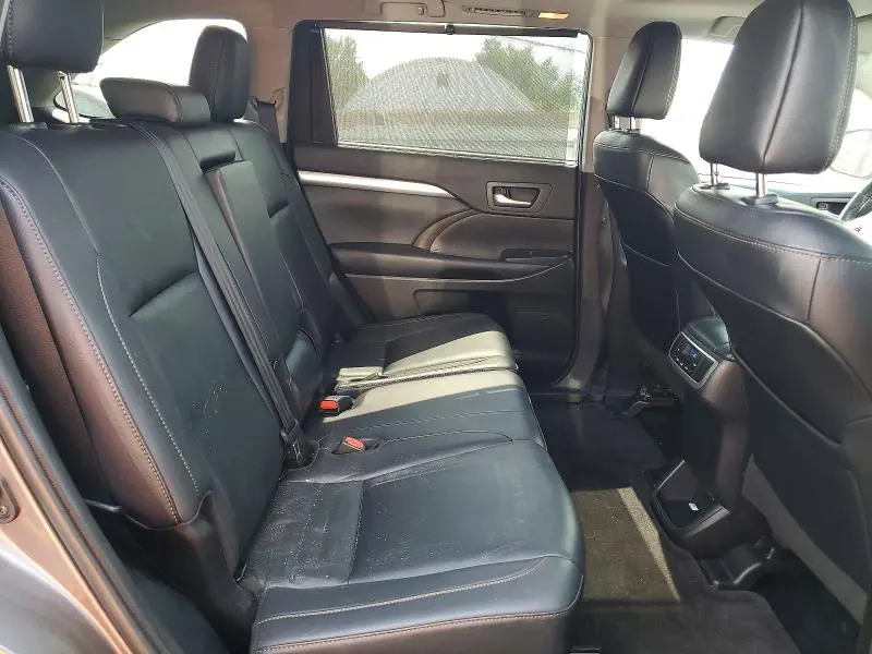 2019 TOYOTA HIGHLANDER XLE  