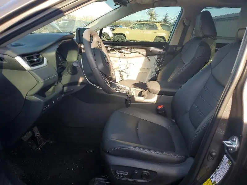 2023 TOYOTA RAV4 XLE PREMIUM  