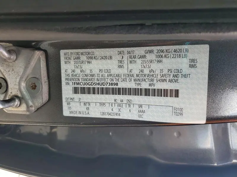 2017 FORD ESCAPE SE  