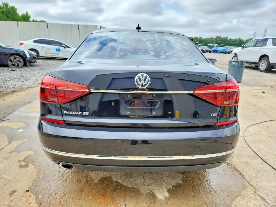 2017 VOLKSWAGEN PASSAT SE  