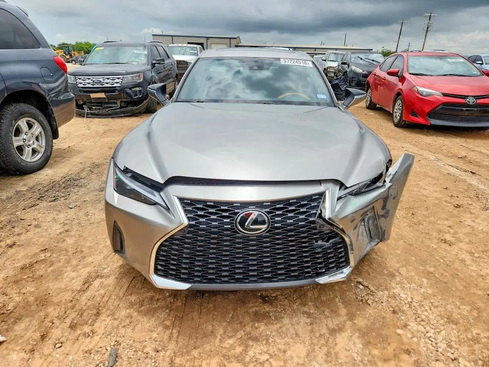 2022 LEXUS IS 300  