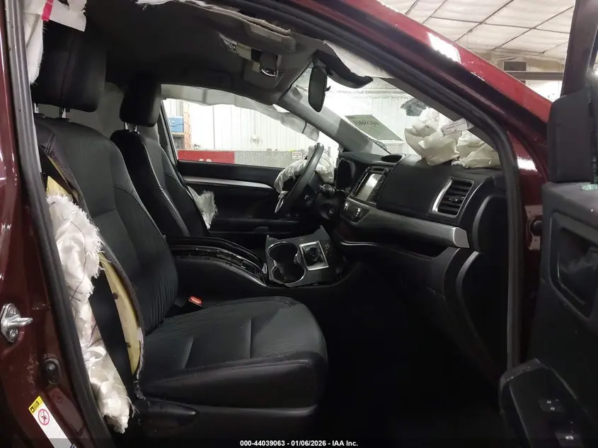 2019 TOYOTA HIGHLANDER LE PLUS