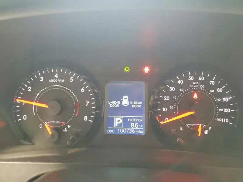 2017 TOYOTA SIENNA LE  