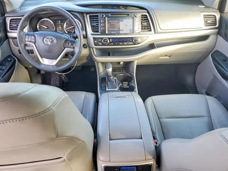 2016 TOYOTA HIGHLANDER XLE  