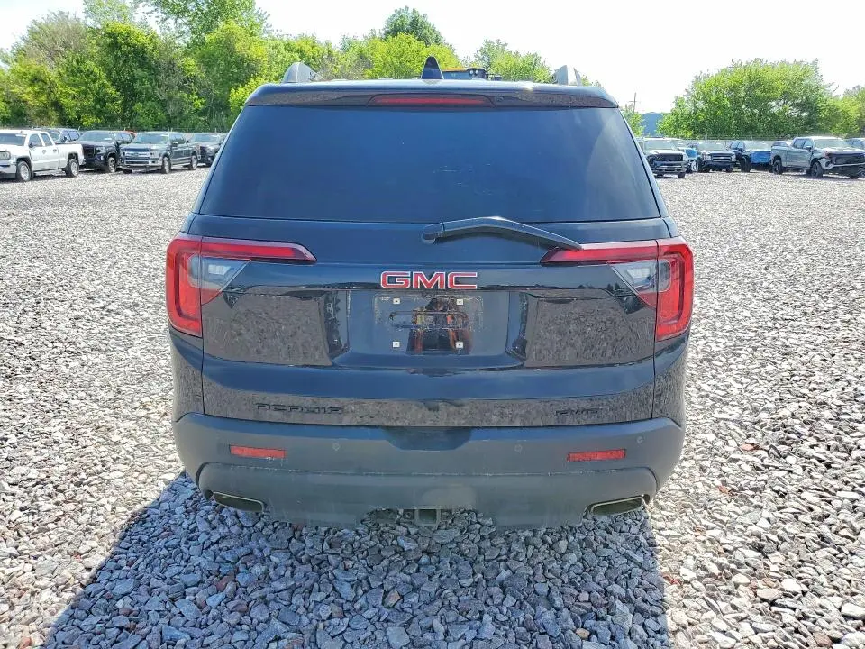 2022 GMC ACADIA SLT  