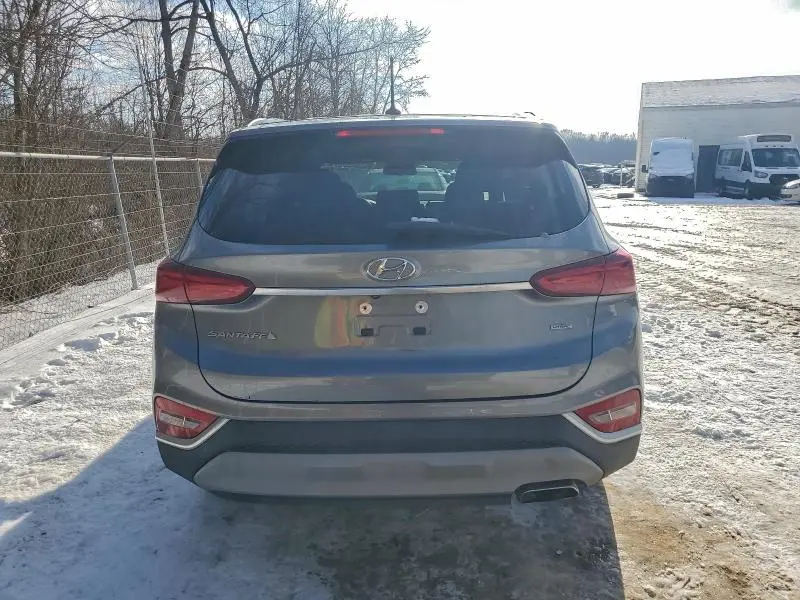 2019 HYUNDAI SANTA FE SE  