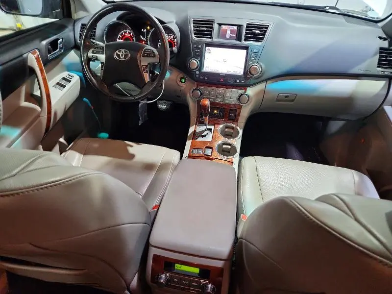 2011 TOYOTA HIGHLANDER LIMITED  