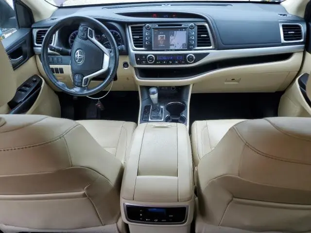 2017 TOYOTA HIGHLANDER SE  