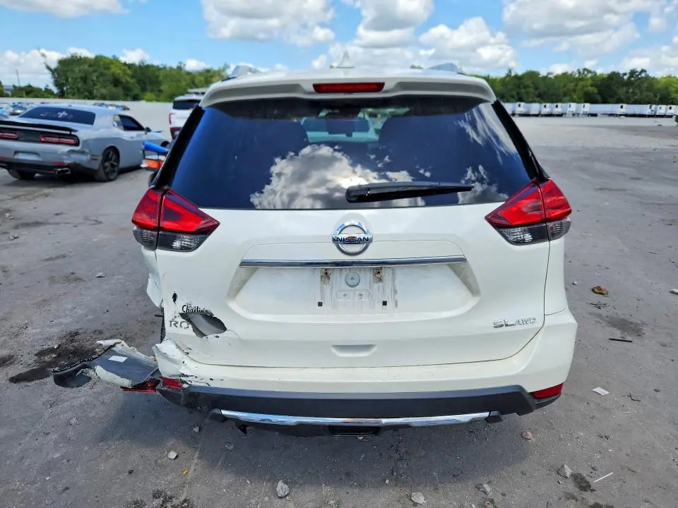 2017 NISSAN ROGUE SL  