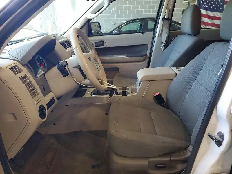 2010 FORD ESCAPE XLT  