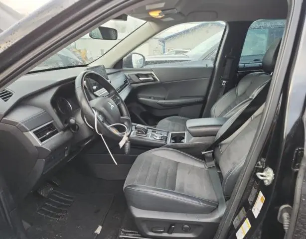 2023 MITSUBISHI OUTLANDER SE  