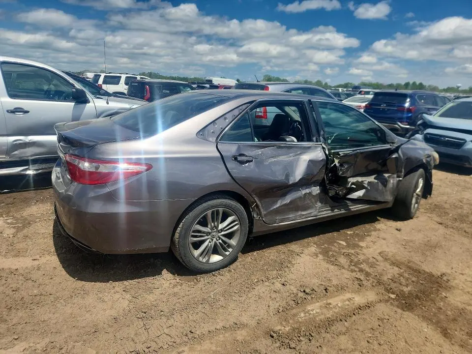 2017 TOYOTA CAMRY SE  