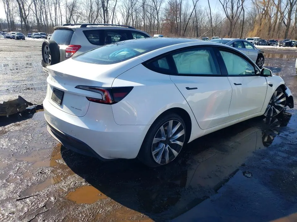 2025 TESLA MODEL 3   